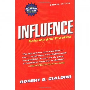 influence science and practices 300x300 Betsana: Los 6 principios de la influencia