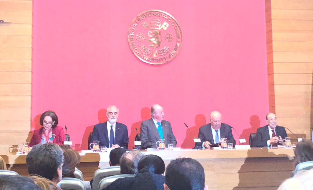 Enrique V. Iglesias presenta su libro «Las Cumbres Iberoamericanas. Una contribución a su historia» Enrique V. Iglesias presenta su libro «Las Cumbres Iberoamericanas. Una contribución a su historia»