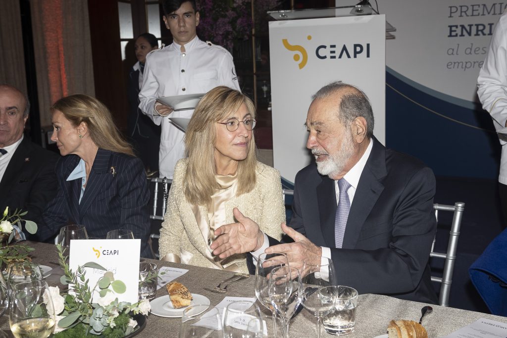 20 Minutos: «Carlos Slim, modelo para el empresario iberoamericano del siglo XXI»